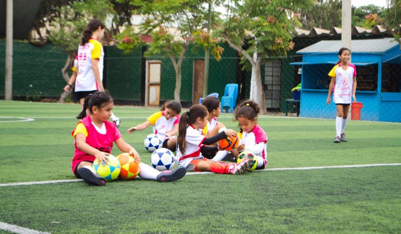 Academia de Fútbol Femenino Premier completo