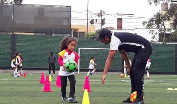 Academia de Fútbol Femenino Premier completo