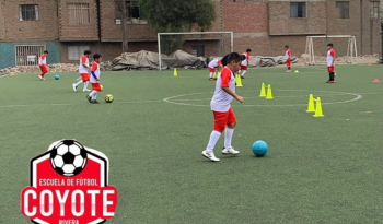 Escuela de Futbol Coyote Rivera completo