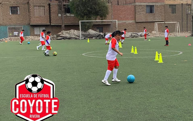 Escuela de Futbol Coyote Rivera completo