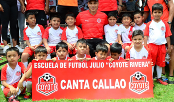 Escuela de Futbol Coyote Rivera completo